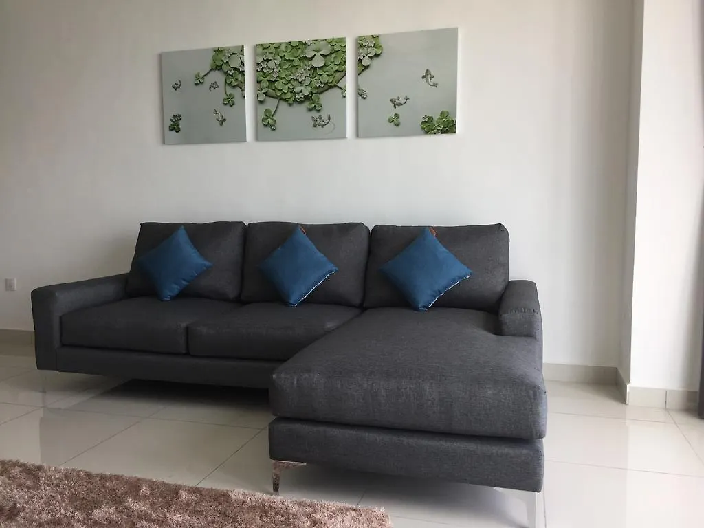 Jazz Suite Seaview Nr Straits Quay George Town